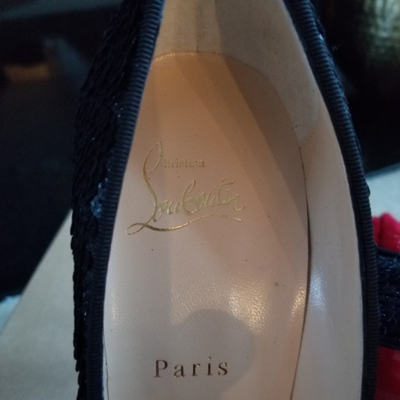 Shoe - Picture 2 of 4